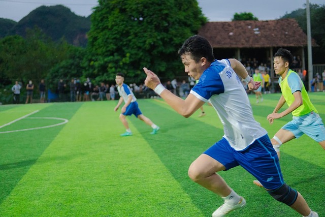 二人都是脖子以下世界级，巴神问题不在脖子以上，内马尔问题脖子上、下都有